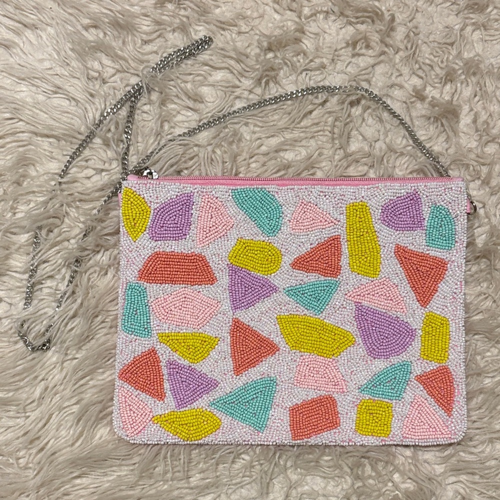 Super cute purse with chain strap